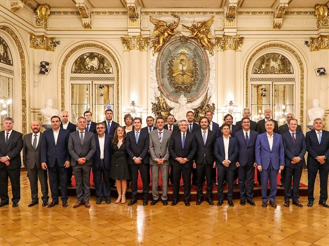 Todos los gobernadores firmaron un mensaje de unidad