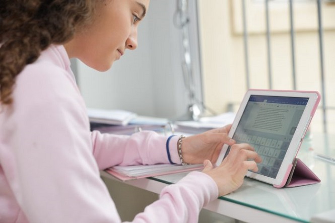 Más de 5.000 estudiantes lograron revincularse con la escuela