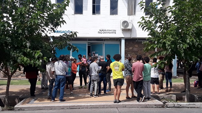 Empresarios y trabajadores de Valle Grande reclaman la erogación del río Atuel