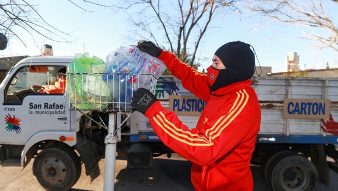 Comenzó la vacunación a trabajadores municipales de áreas de servicios