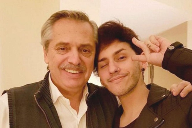 El orgullo de Estanislao Fernández, hijo del presidente:"Voy a cambiar mi DNI, soy una persona no binaria"